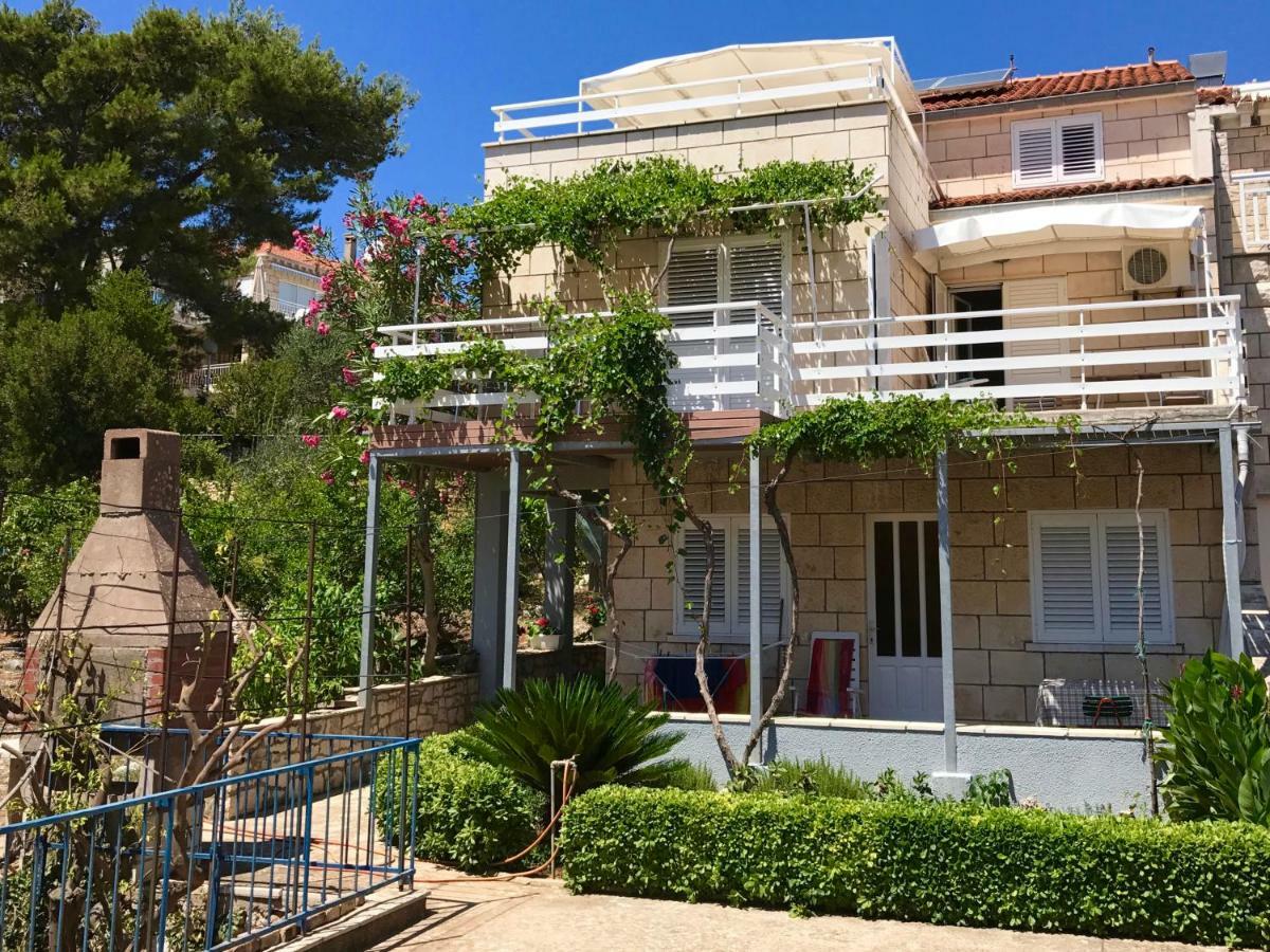 Apartments Suda Lumbarda Esterno foto
