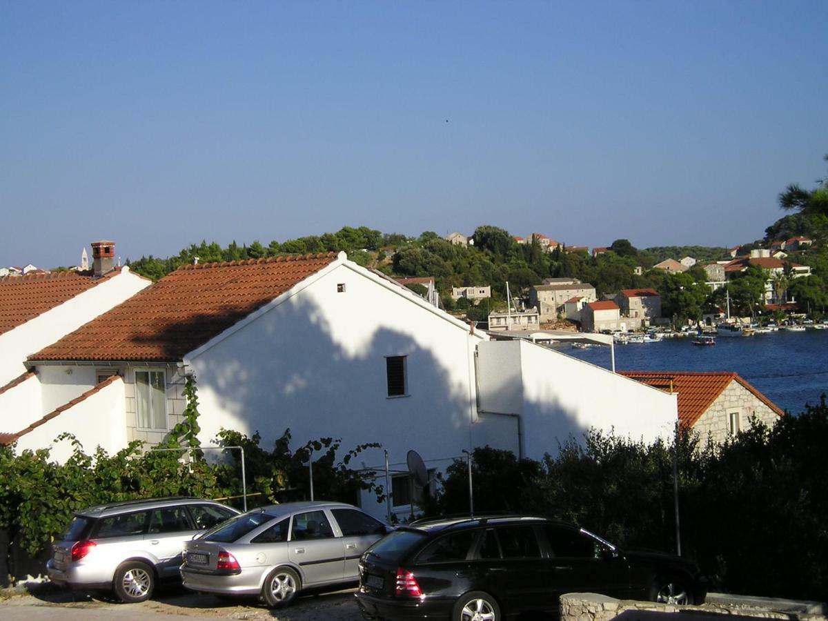Apartments Suda Lumbarda Esterno foto